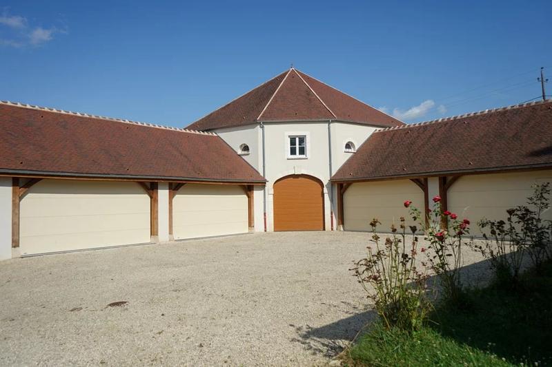 Château - 1 242 m² - 20 pièces