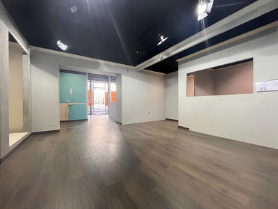 Local commercial - 110 m² - 4 pièces