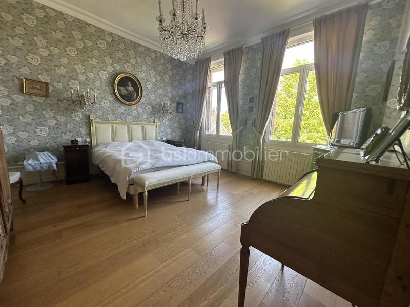 Maison de maîtres - 360 m² - 12 pièces