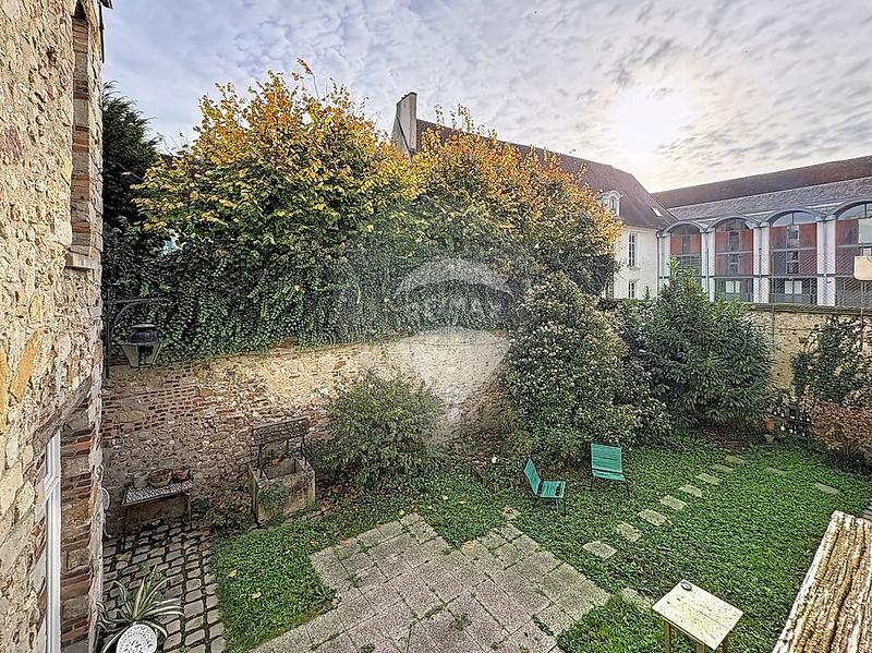 Maison de maîtres - 250 m² - 9 pièces