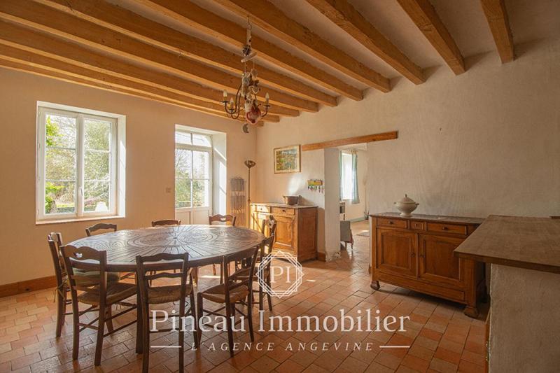 Maison - 303 m² - 13 pièces