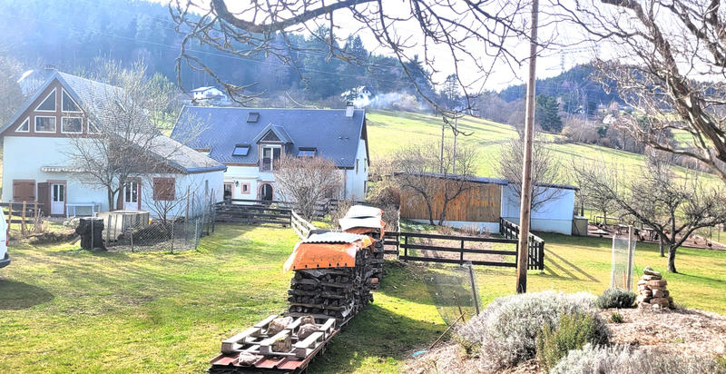 Propriété - 300 m² - 9 pièces