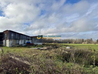 Ferme - 600 m² - 1 pièce