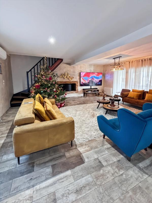 Maison - 209 m² - 8 pièces