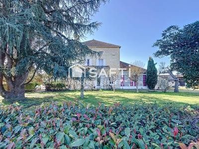 Maison - 290 m² - 6 pièces