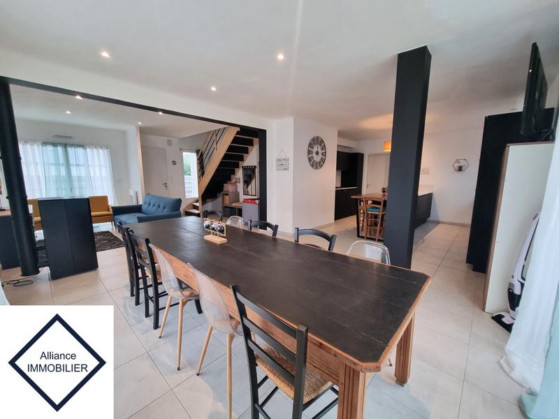 Maison contemporaine - 114 m² - 8 pièces