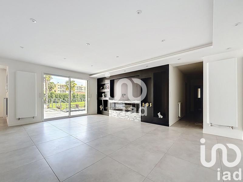 Maison - 207 m² - 6 pièces