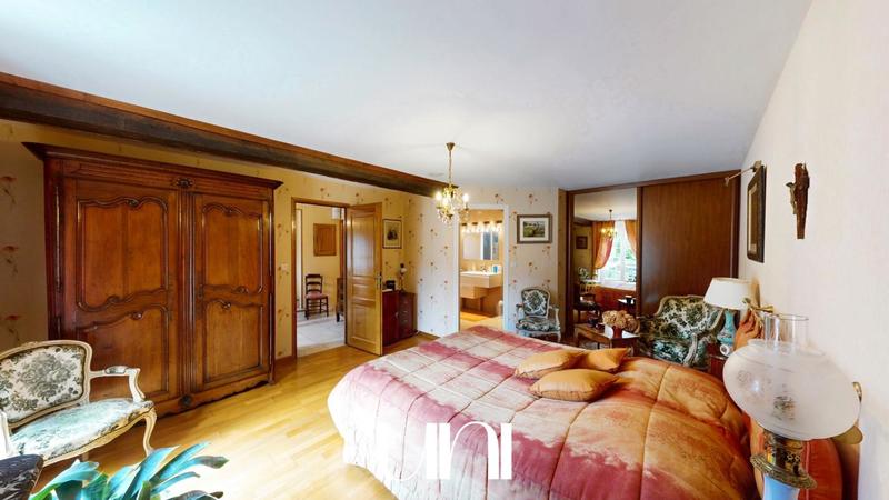 Maison - 400 m² - 7 pièces