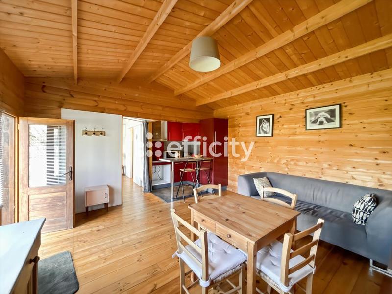 Maison - 93 m² - 6 pièces