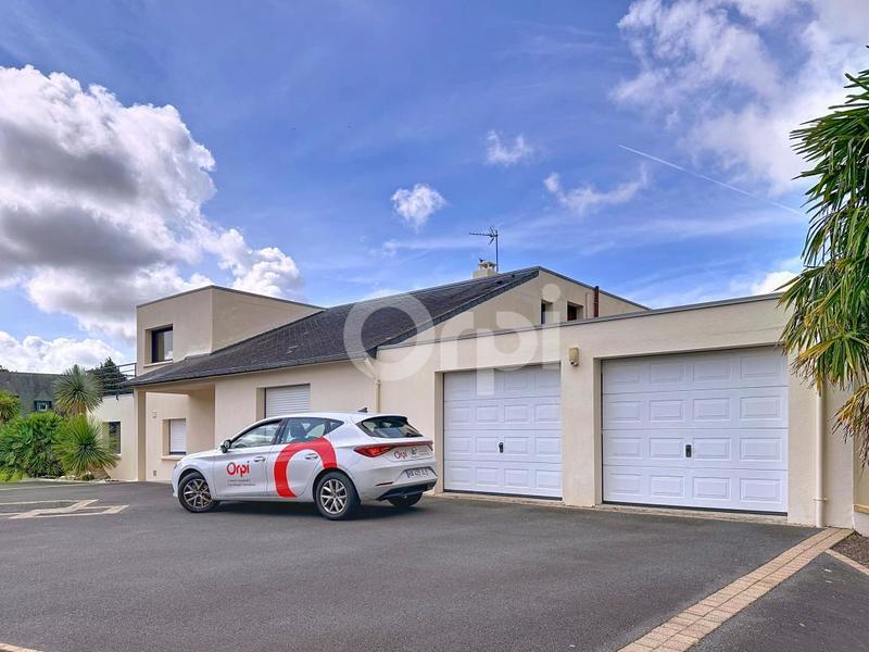 Propriété - 265 m² - 6 pièces