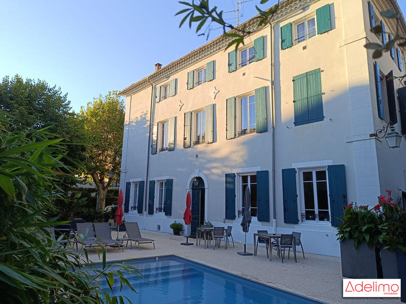 Maison - 408 m² - 12 pièces