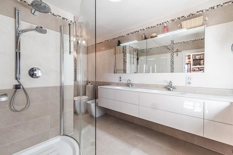 Maison - 260 m² - 6 pièces