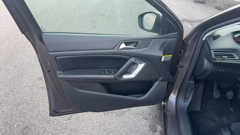 Peugeot 308 II 1.6 BlueHDi 115 Allure