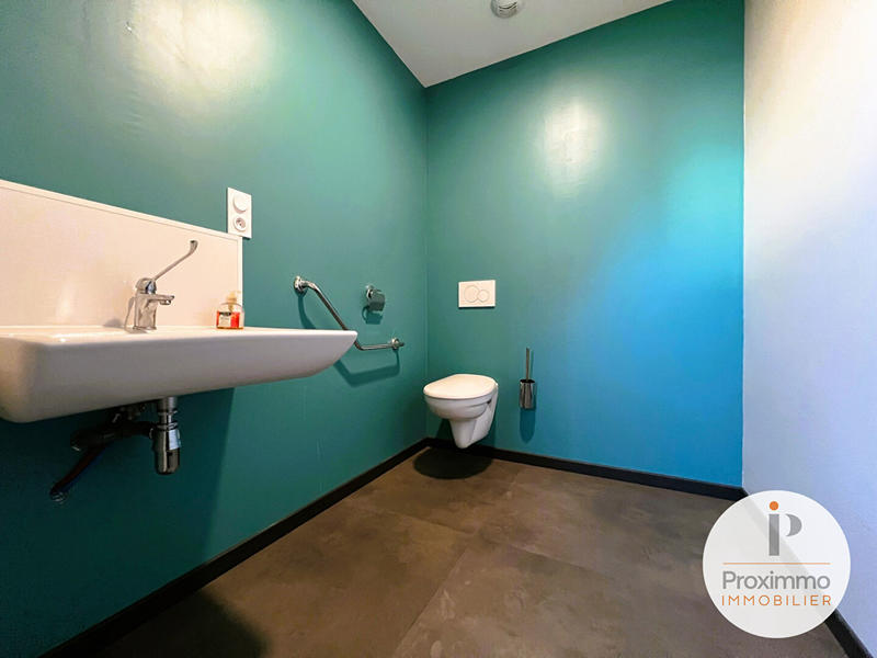 Bureau - 143 m² - 5 pièces