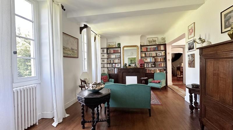 Maison de maîtres - 390 m² - 13 pièces