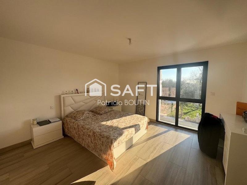 Maison - 225 m² - 10 pièces