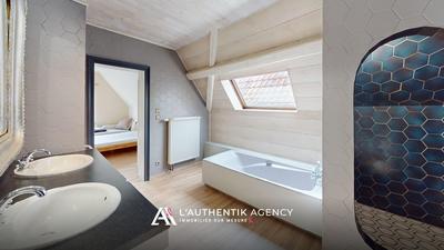 Maison traditionnelle - 192 m² - 7 pièces