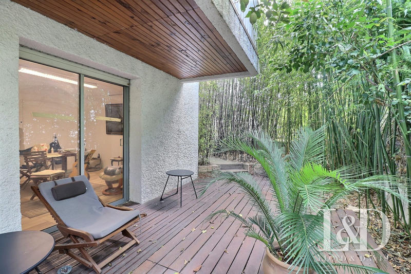 Maison - 243 m² - 10 pièces