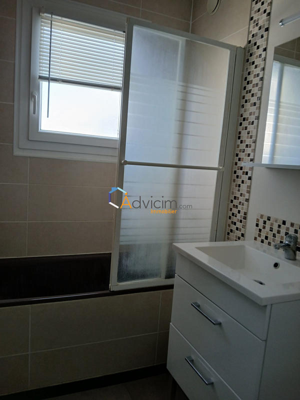 Appartement - 80 m² - 3 pièces