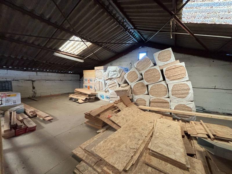 Local d'activités - 237 m² - 4 pièces