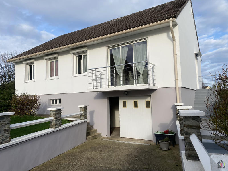 Maison - 90 m² - 5 pièces