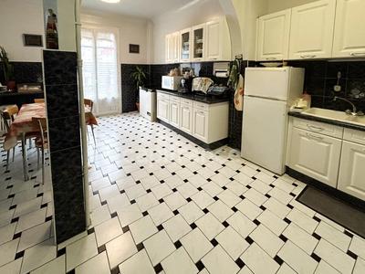 Appartement bourgeois - 143 m² - 6 pièces