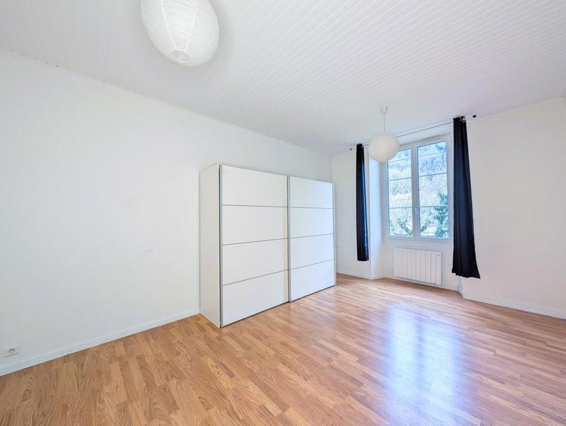 Appartement - 90 m² - 3 pièces