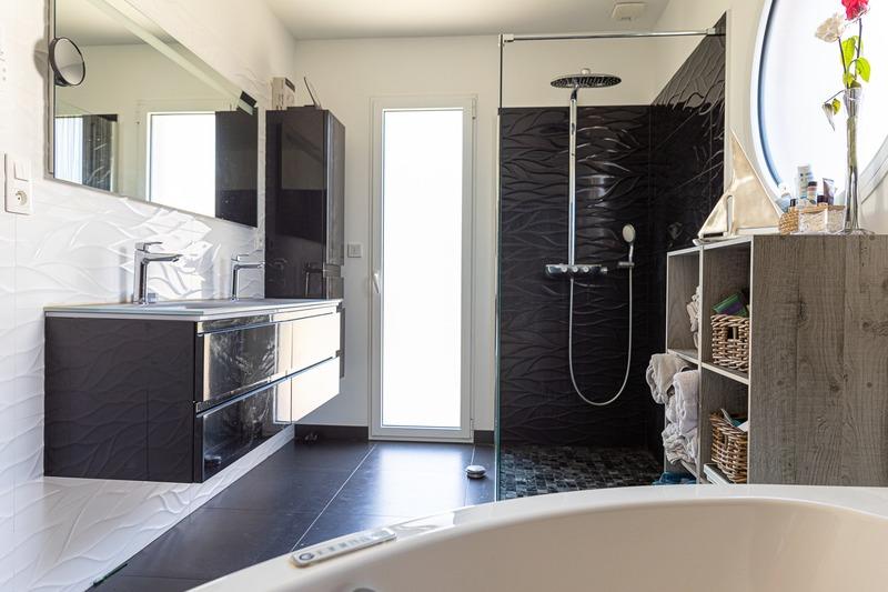 Maison - 216 m² - 7 pièces