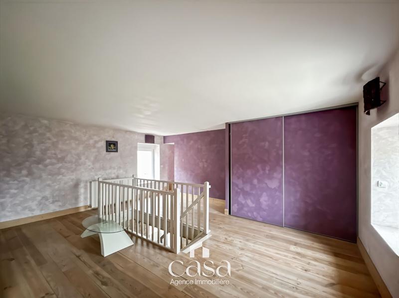 Maison - 237 m² - 7 pièces