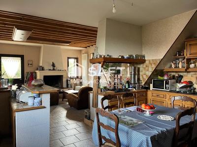 Maison - 239 m² - 10 pièces