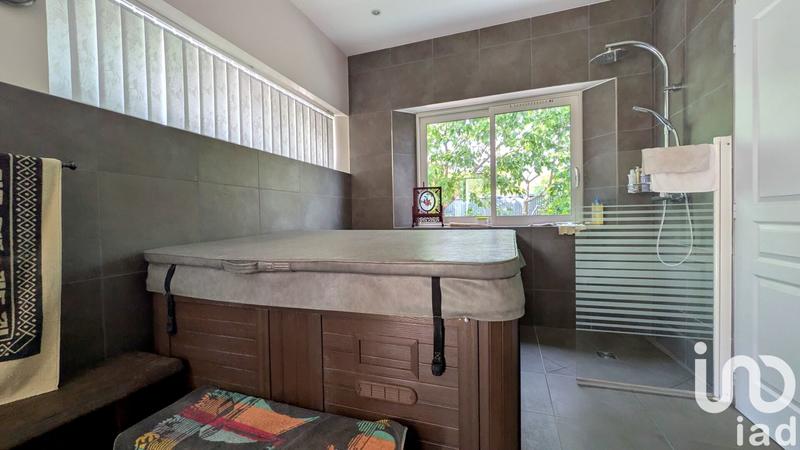 Maison - 218 m² - 6 pièces