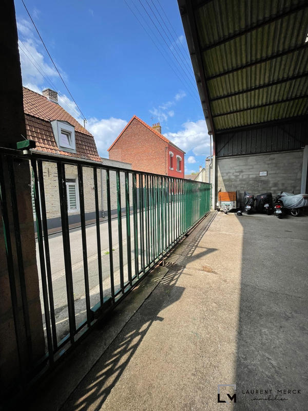 Parking / Garage - 600 m²