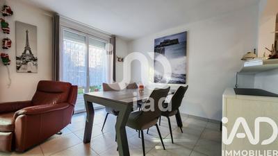 Maison - 99 m² - 4 pièces