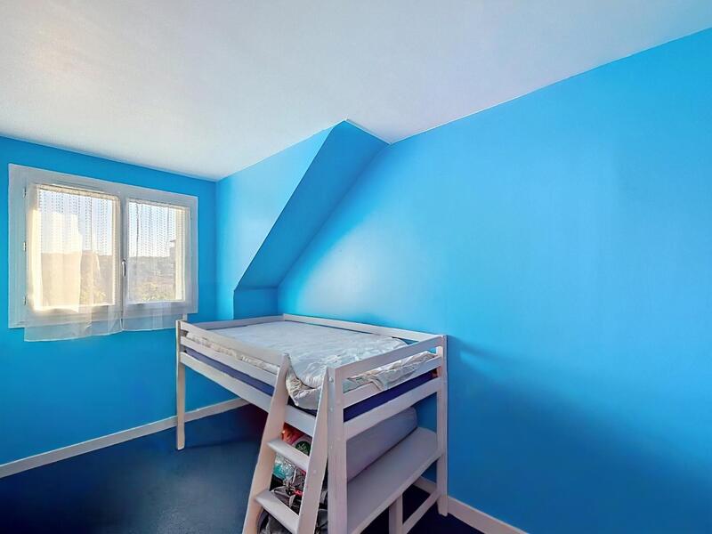 Maison - 80 m² - 5 pièces