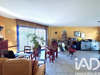 Maison - 213 m² - 7 pièces