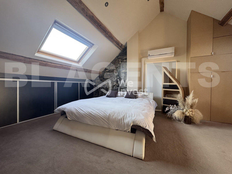 Maison - 225 m² - 7 pièces