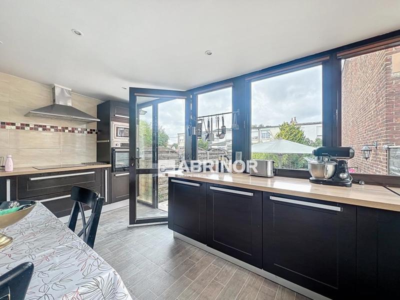 Maison - 101 m² - 5 pièces