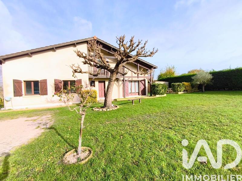 Maison - 156 m² - 8 pièces