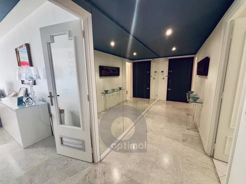 Appartement - 83 m² - 4 pièces