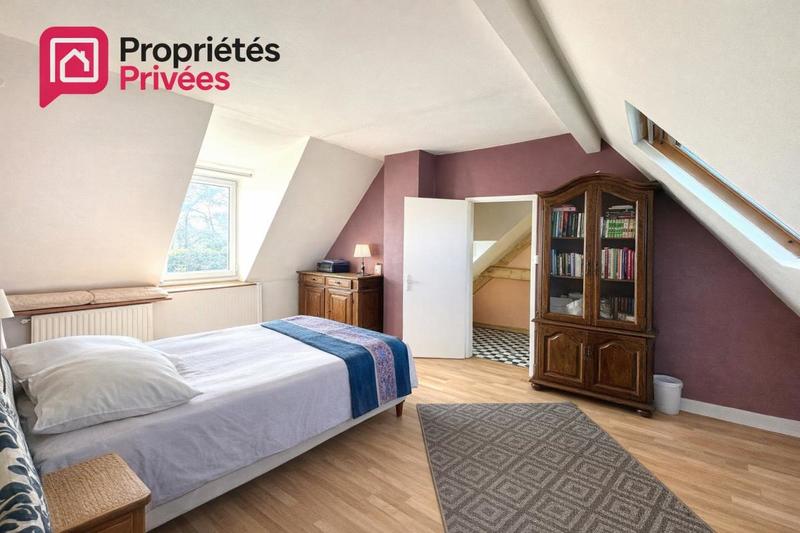 Maison - 180 m² - 8 pièces