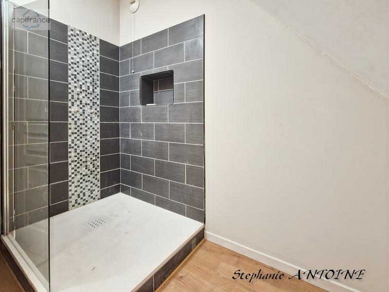 Maison - 284 m² - 9 pièces