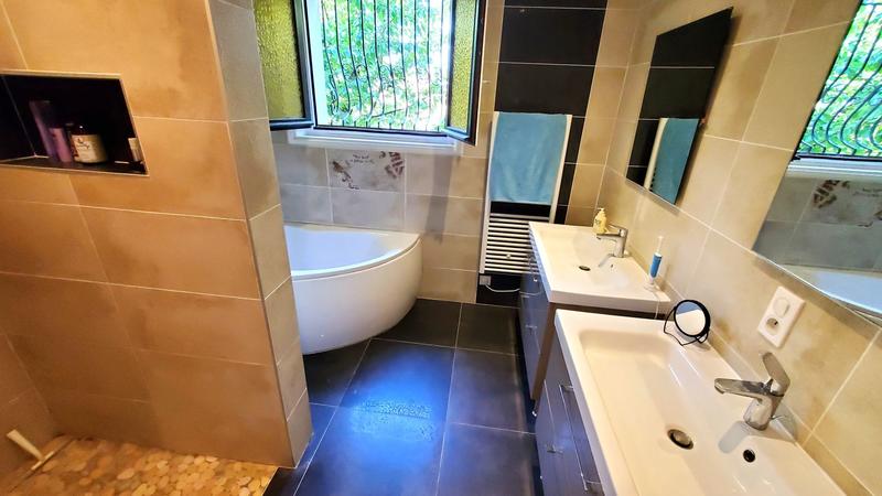 Maison - 181 m² - 5 pièces