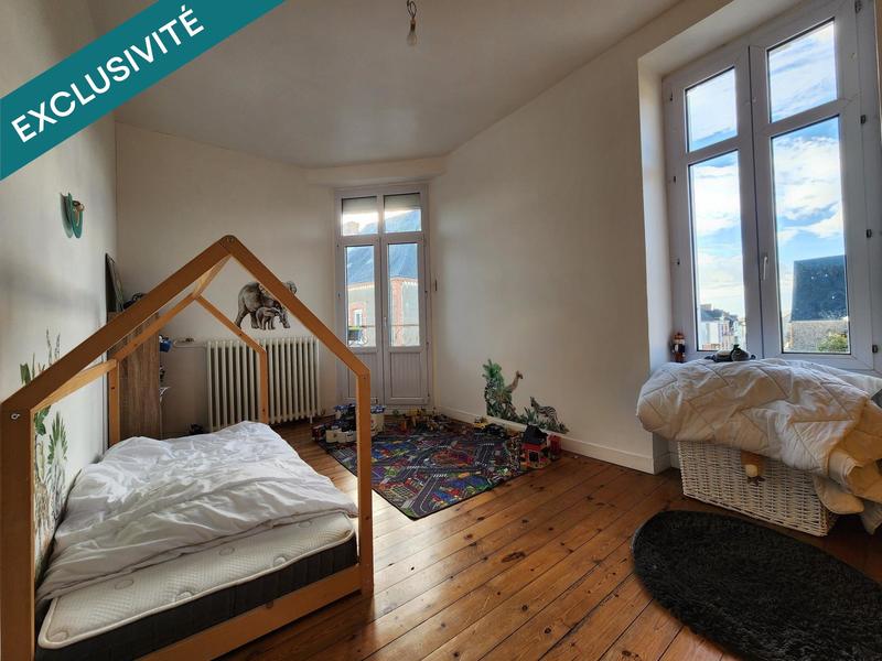 Maison de ville - 93 m² - 9 pièces