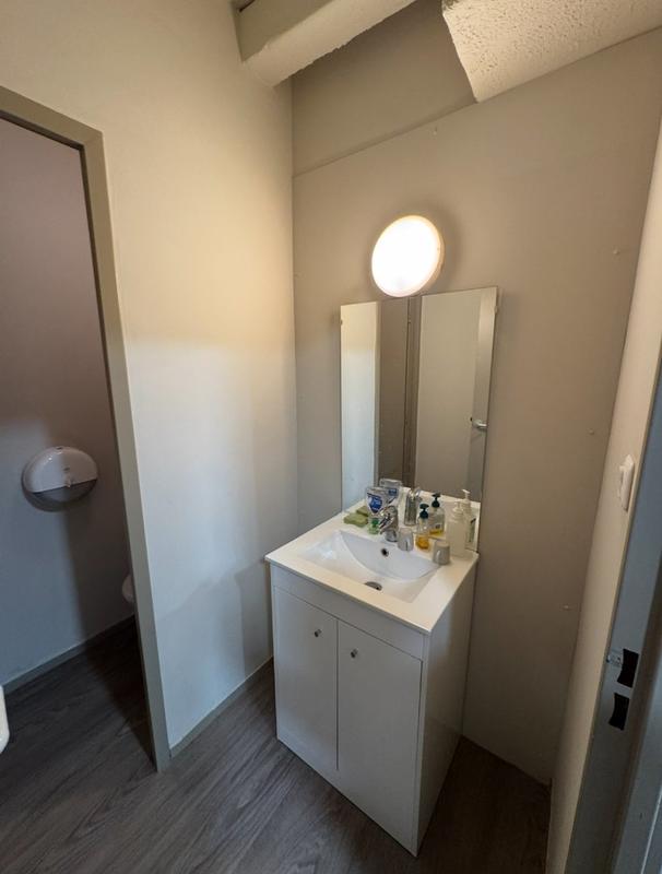 Bureau - 45 m² - 4 pièces