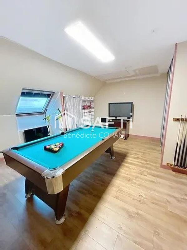 Maison - 250 m² - 10 pièces