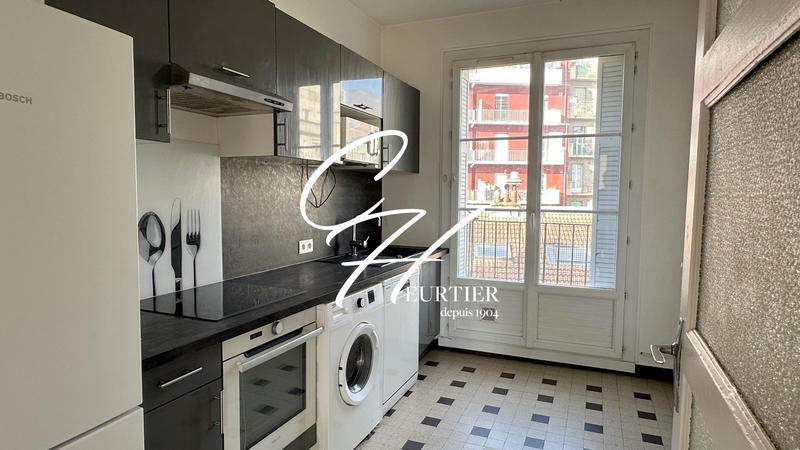 Appartement - 77 m² - 4 pièces