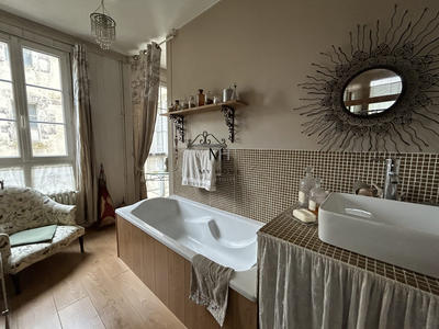 Maison - 183 m² - 8 pièces