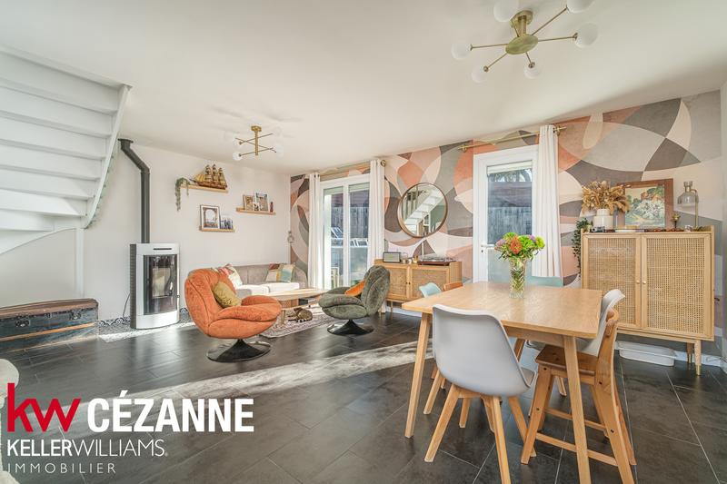 Maison - 90 m² - 5 pièces