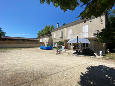 Maison - 236 m² - 12 pièces