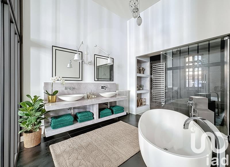 Appartement - 226 m² - 6 pièces